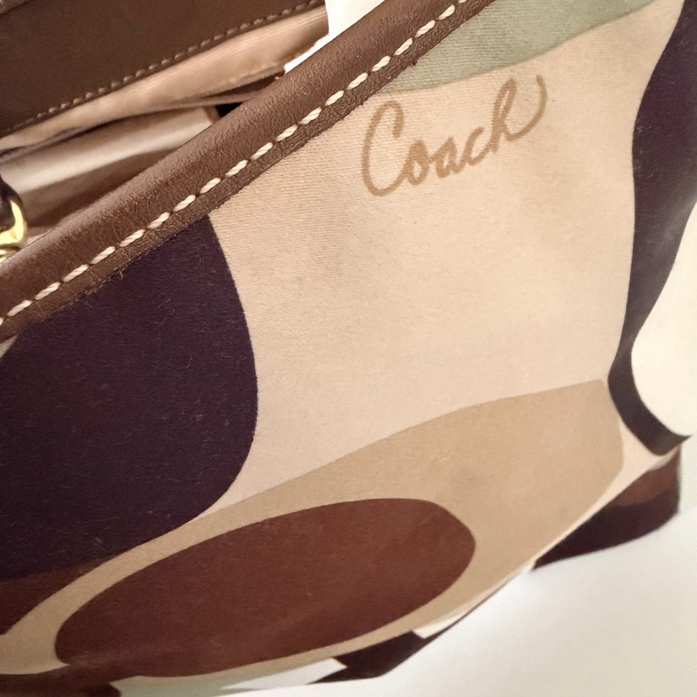 Coach Brown and Cream Signature Shoulder Bag - Picture 5 of 13